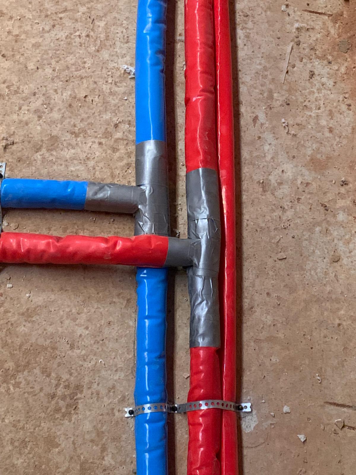 Tubagem de água quente e fria